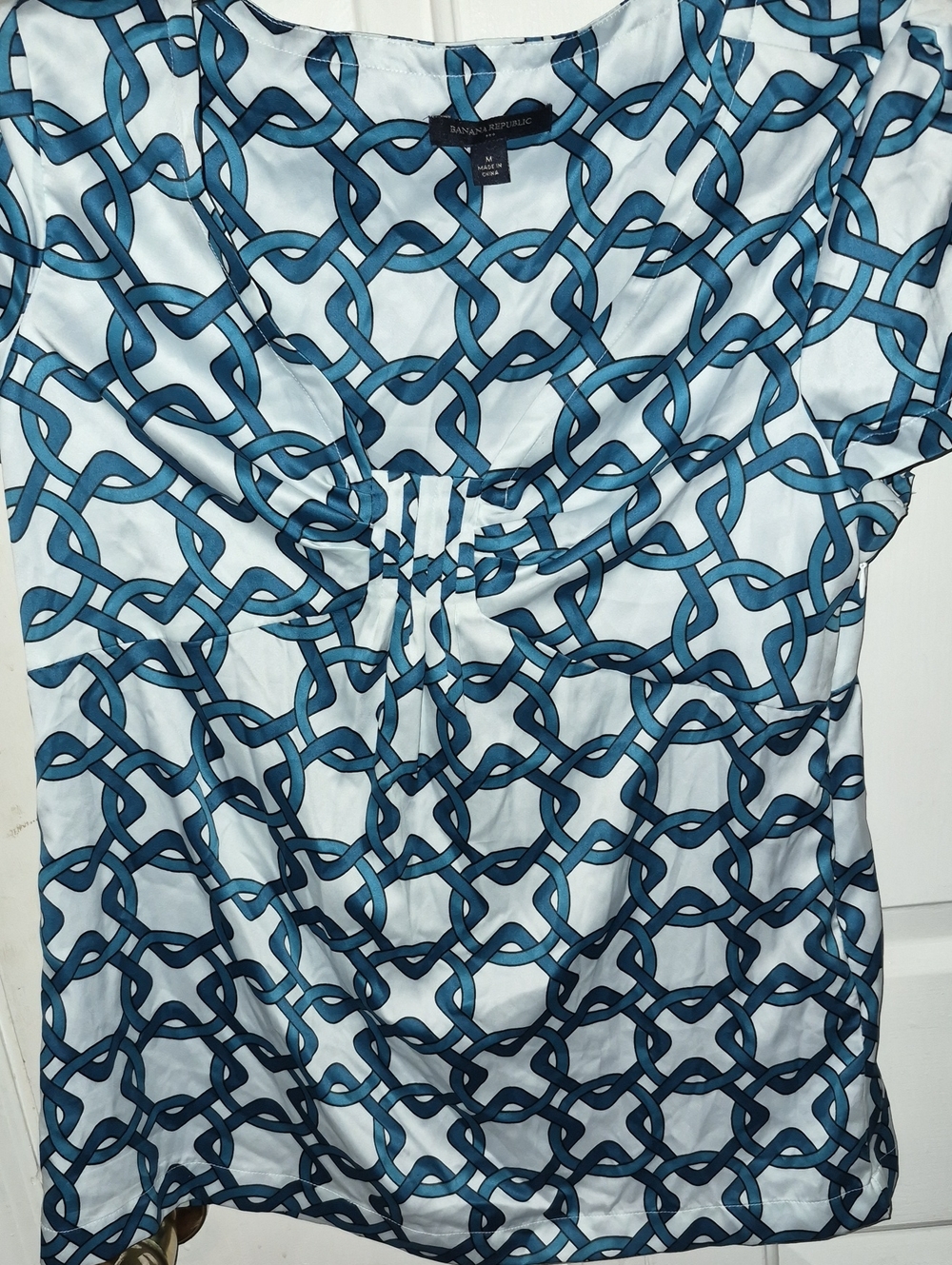 Banana Republic Blue Interlocking Print Short Sleeve Blouse Size M